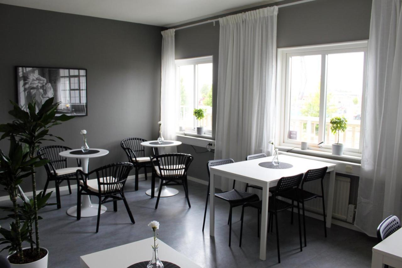 De La Gardie Park Vandrarhem Hostel Lidköping Exteriér fotografie